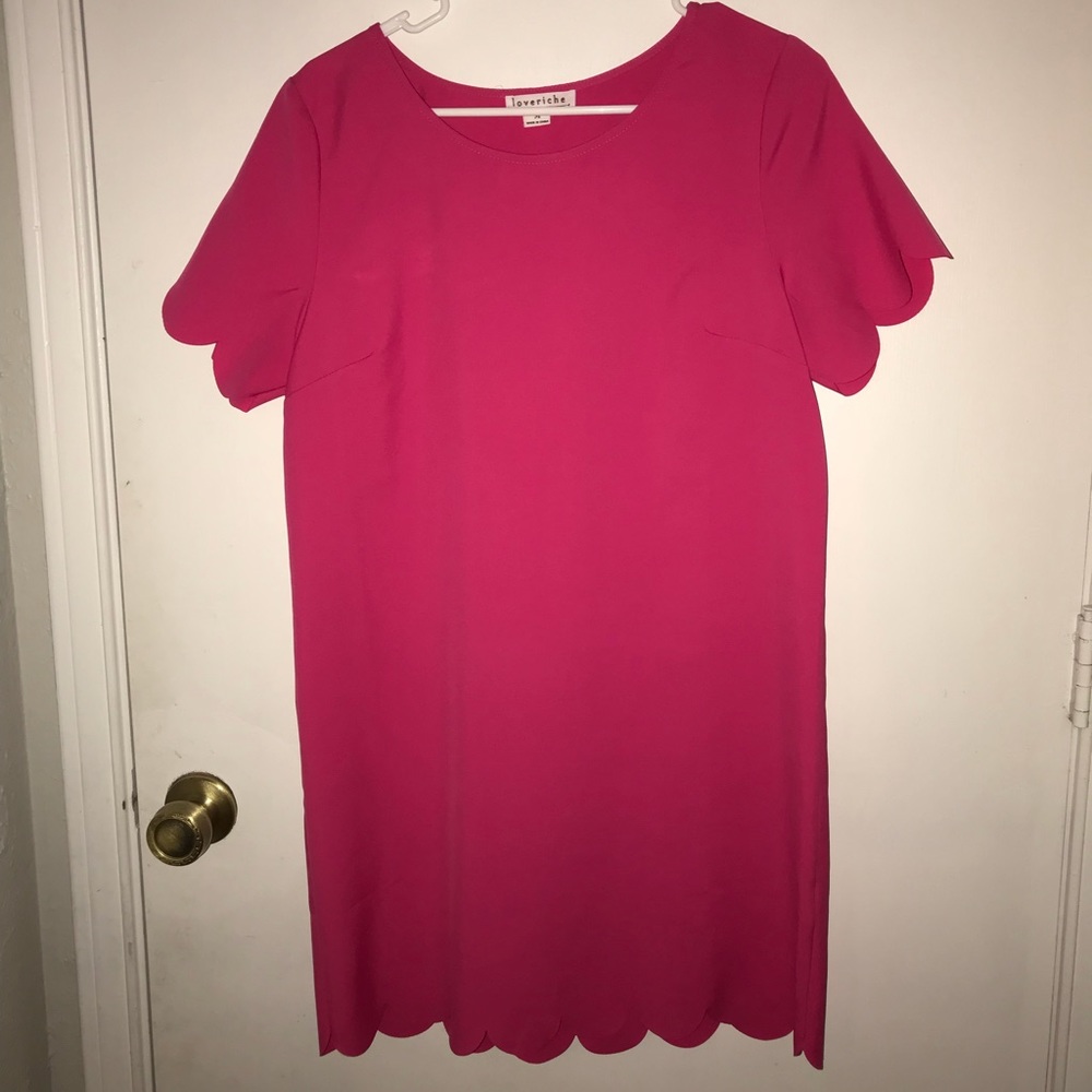 Hot pink scallop mini dress!